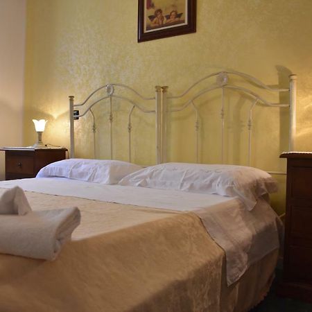 Il Ciclamino Bed And Breakfast アスコリ・ピチェーノ エクステリア 写真